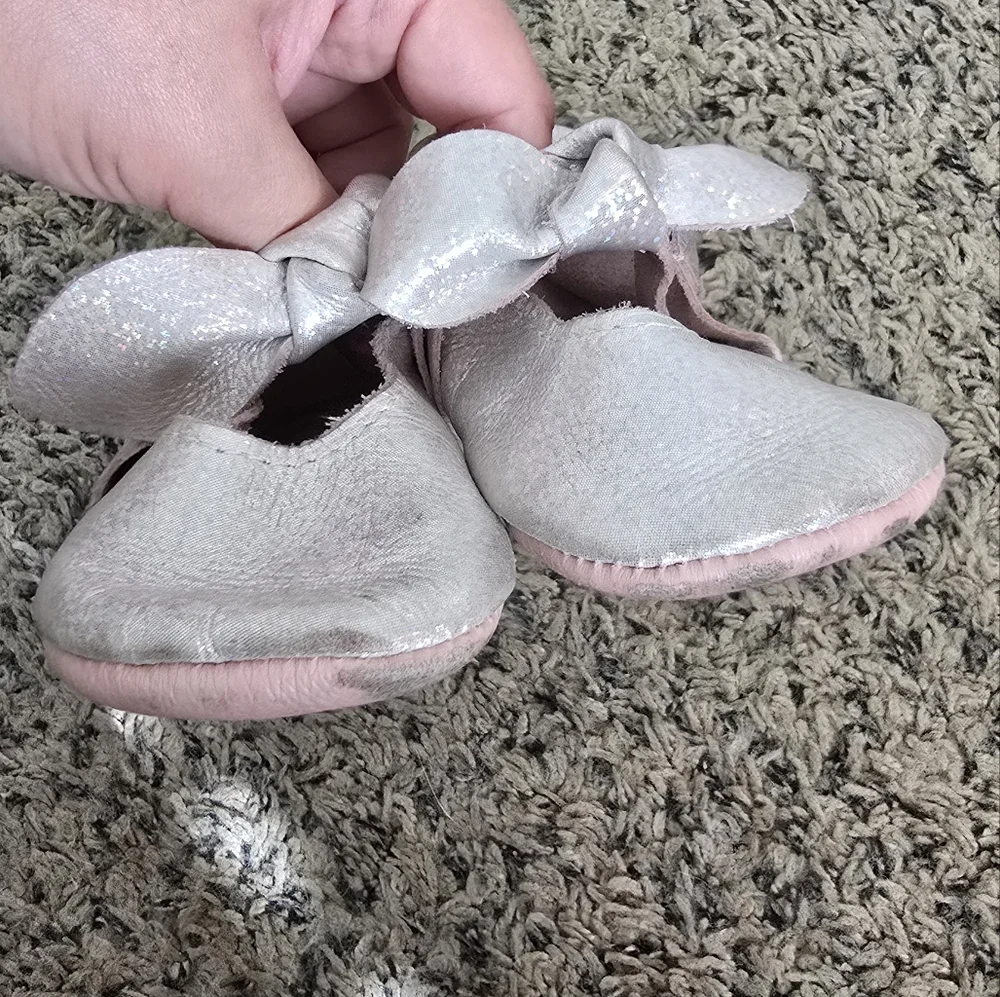 Freshly Picked knotted bow moccasin
